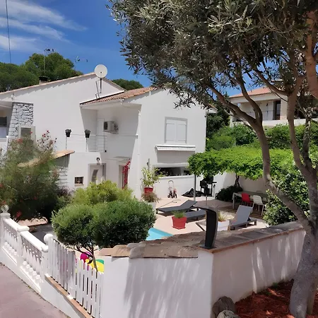 Les Arbousiers Panzió 3*