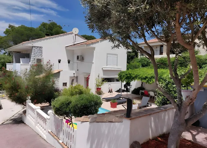 Les Arbousiers Bed and breakfast 3*