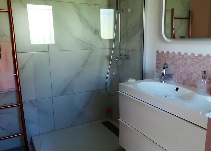 Les Arbousiers Bed & Breakfast